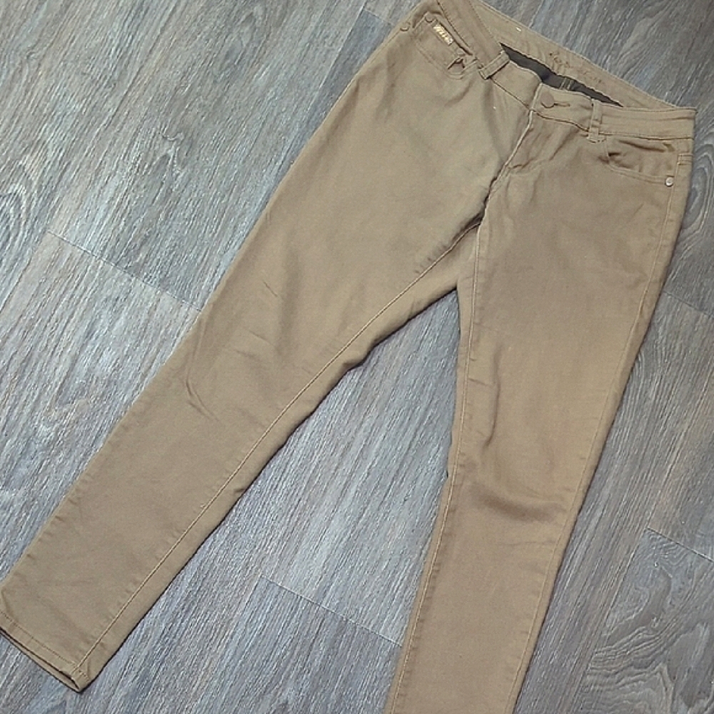❤️5/$25 Khacki Tan Skinny Pants